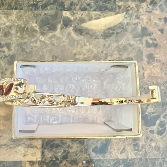 NIB Anne Klein Ruby Red and Gold Bracelet - Picture 5 of 9